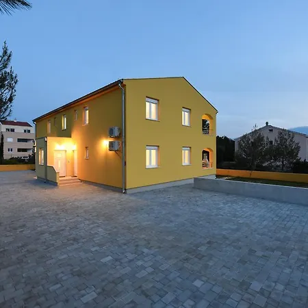 Apartment Ana Vrsi