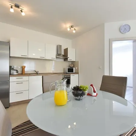 Apartment Ana *