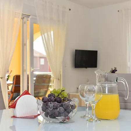 Ana Apartment Vrsi