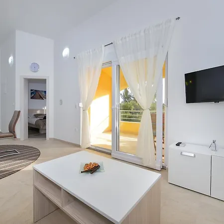 Apartment Ana Vrsi