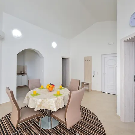 Apartment Ana