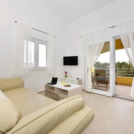 Apartment Ana Vrsi