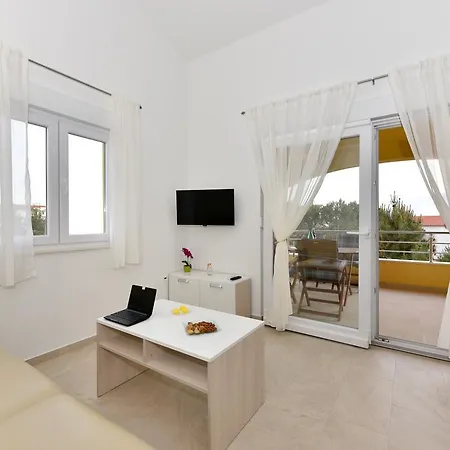 Apartment Ana *