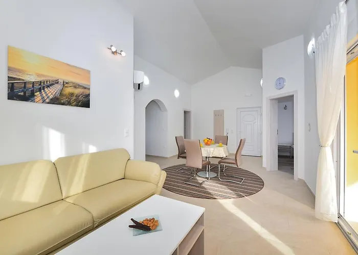 Ana Apartment *